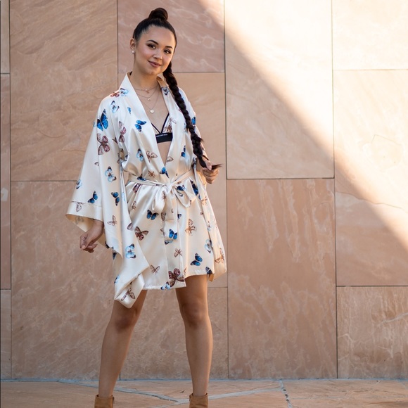 Handmade Satin Butterfly Robe - Picture 6 of 8